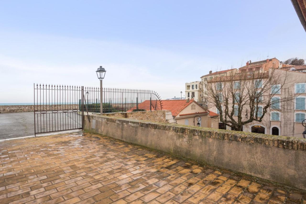La Terrasse Des Remparts - Welkeys Appartement Antibes Buitenkant foto